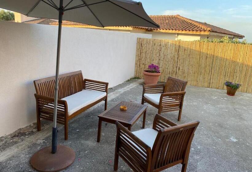 Petite Maison En Pierre