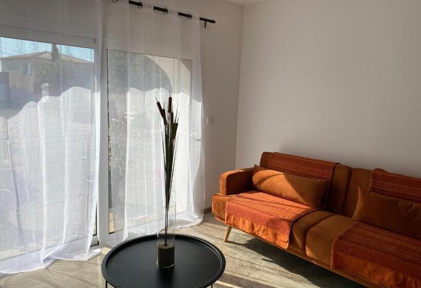 Petite Maison En Pierre