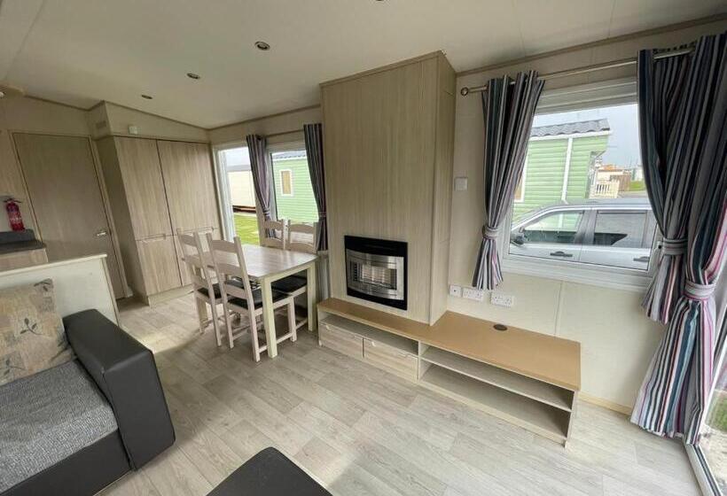 Pg177 Golden Palm Resort 8 Berth Caravan With Decking