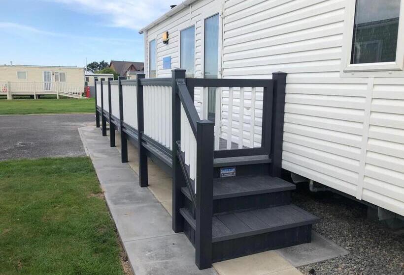 Pg177 Golden Palm Resort 8 Berth Caravan With Decking