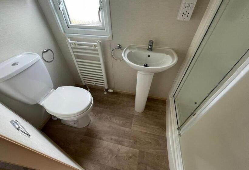 Pg177 Golden Palm Resort 8 Berth Caravan With Decking