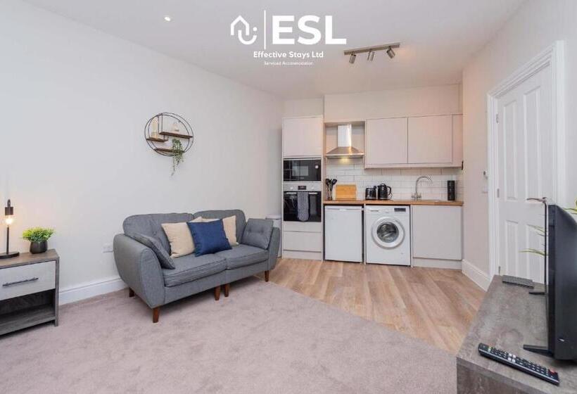 Studio 1, First Floor Town Centre Apartment