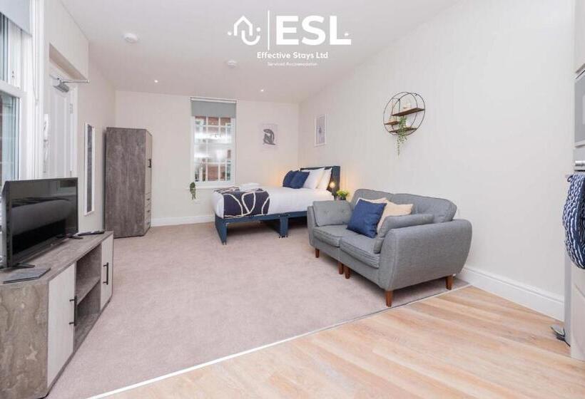 Studio 1, First Floor Town Centre Apartment