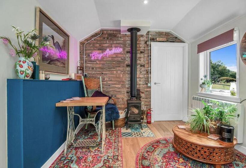 The Loveshack Lodge Balquhidder