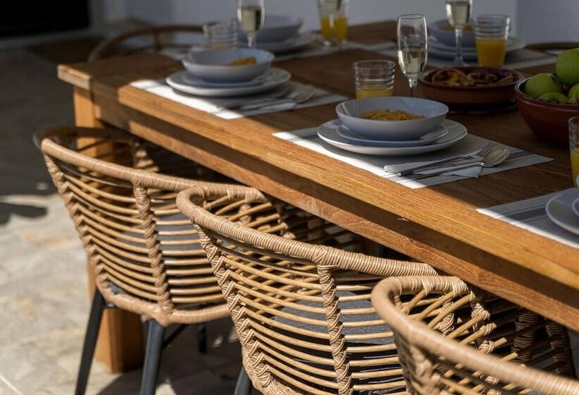 Villa Harpista In Guia By Ideal Homes