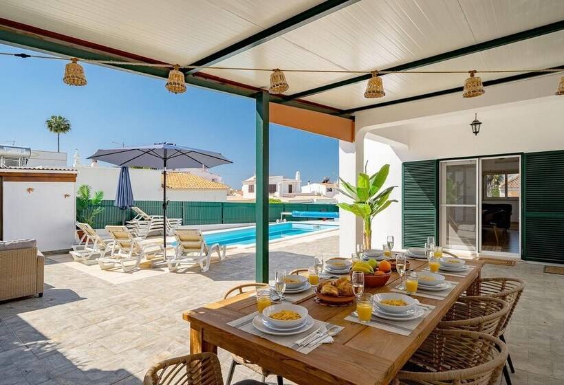 Villa Harpista In Guia By Ideal Homes