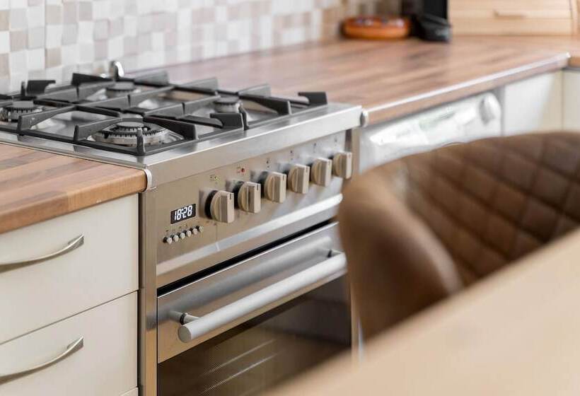 Villa Harpista In Guia By Ideal Homes