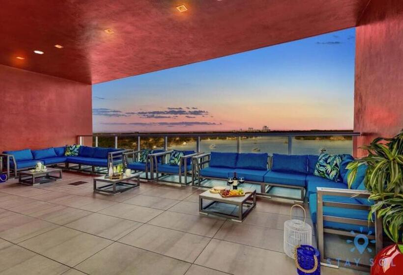 ユースホステル Worth Traveling Rooftop Pool   Hollywood Beach   Gym