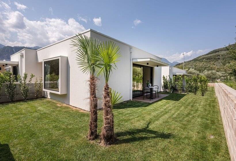 تختخواب و صبحانه Oleeva Garda Living Adults Only