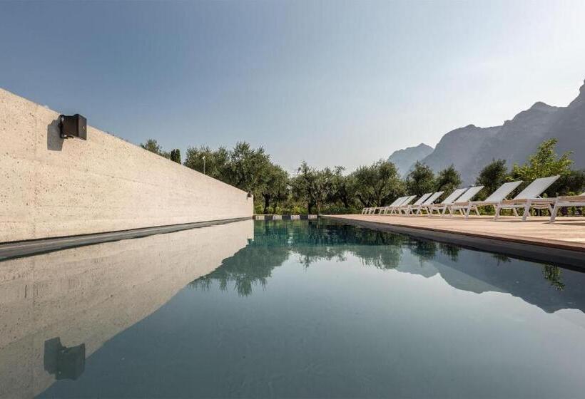 تختخواب و صبحانه Oleeva Garda Living Adults Only