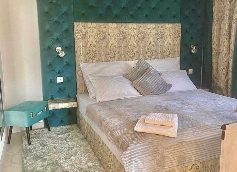 مبيت وإفطار Q Panzió