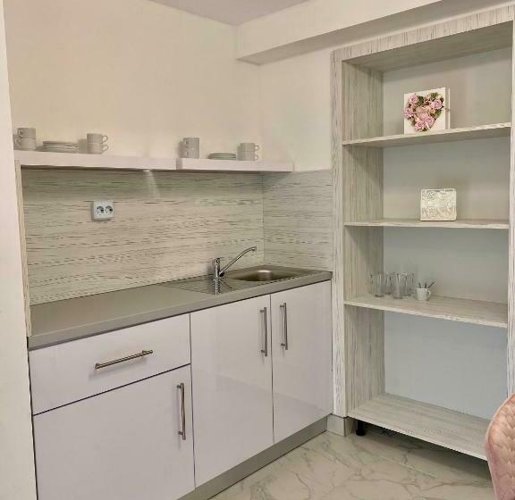 مبيت وإفطار Q Panzió