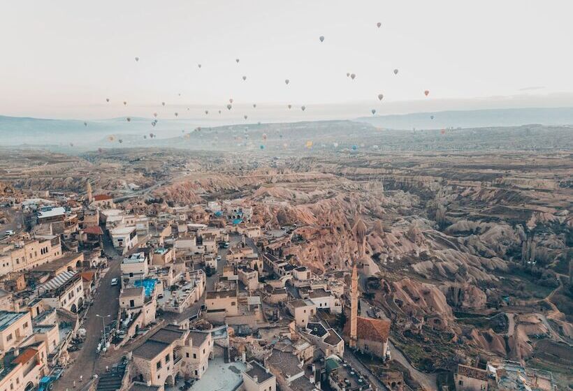בית מלון כפרי Peristyle Cave Cappadocia  Special Class