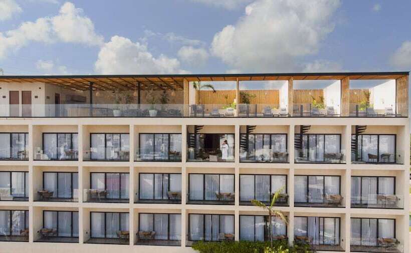 Hive Cancun By G Hotels