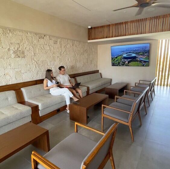 Hive Cancun By G Hotels