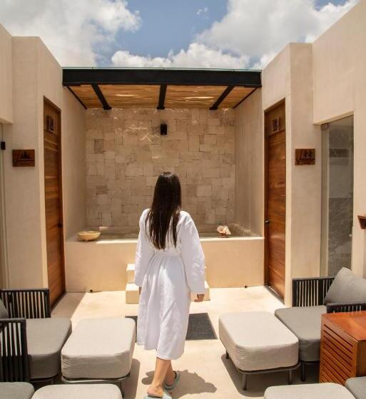 Hive Cancun By G Hotels