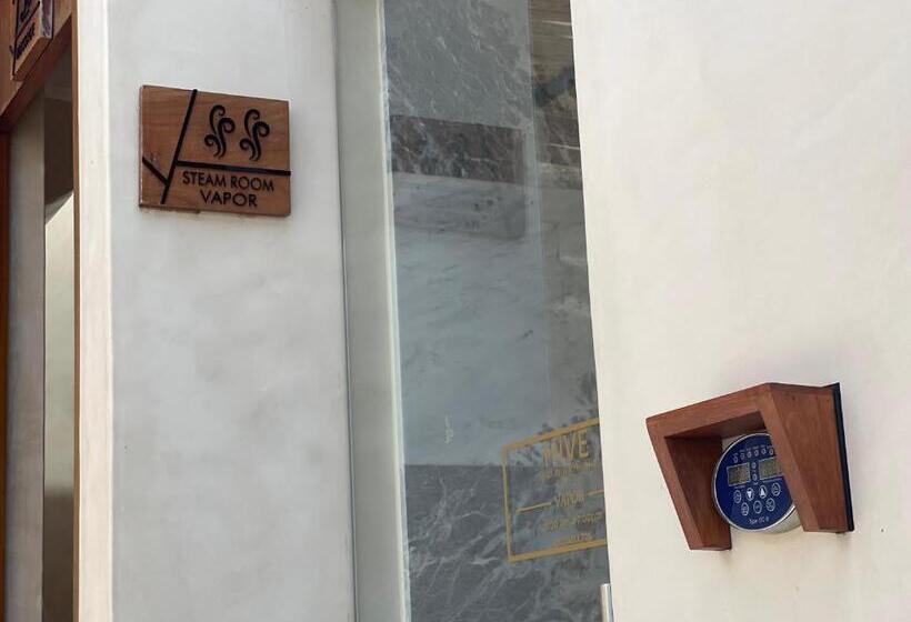 Hive Cancun By G Hotels