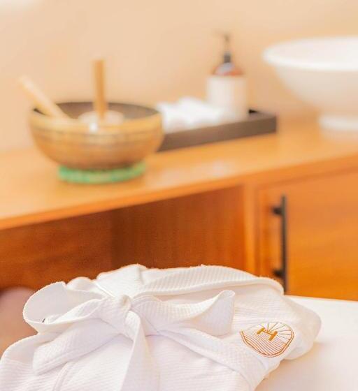 Hive Cancun By G Hotels