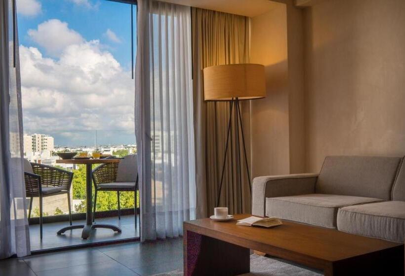 Hive Cancun By G Hotels
