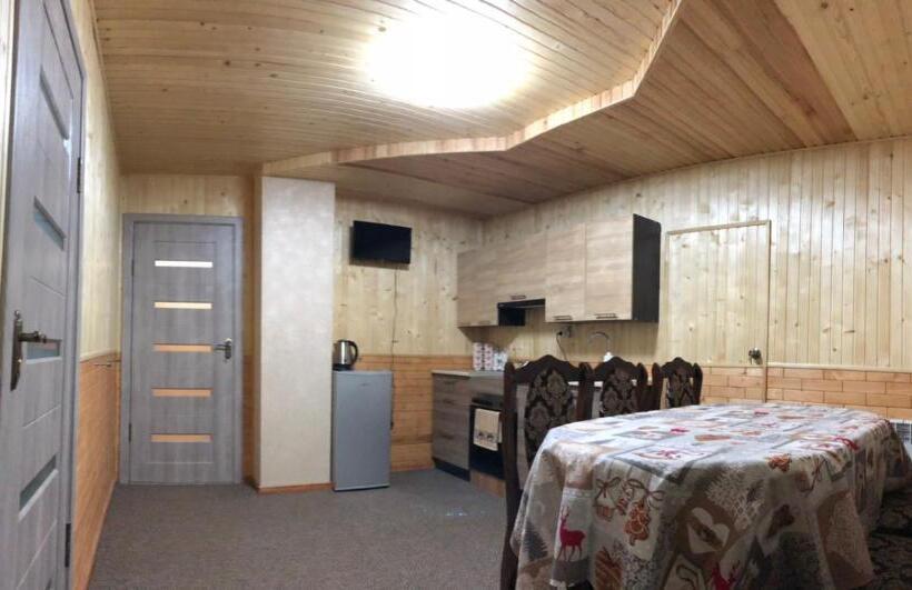 Pension (Hôtel basse catégorie) карпатська ніч