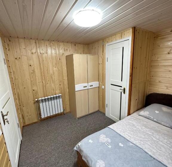 Pension (Hôtel basse catégorie) карпатська ніч