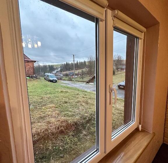 Pension (Hôtel basse catégorie) карпатська ніч