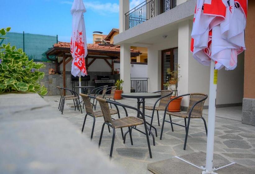 بنسيون вила влахов