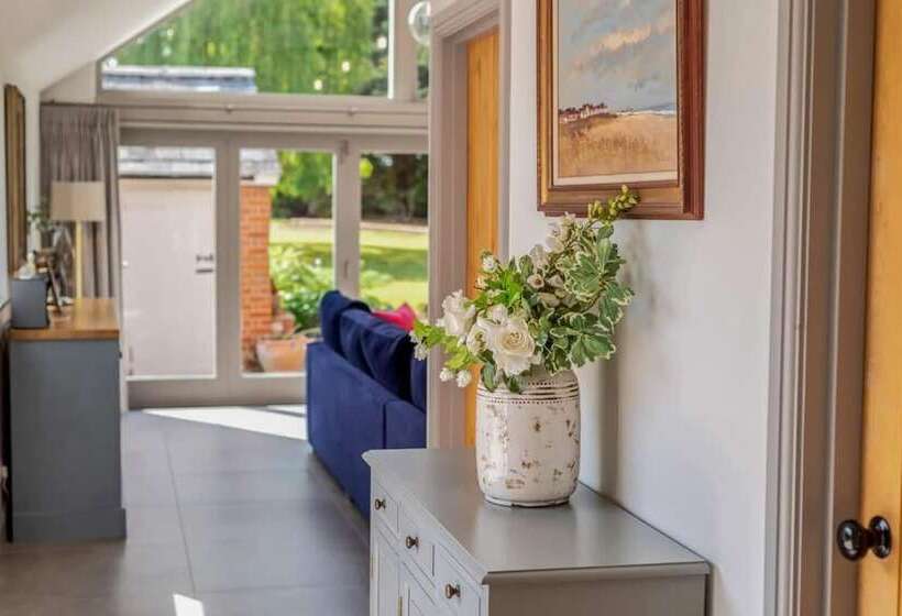 Luxury Home With Large Garden   The School House