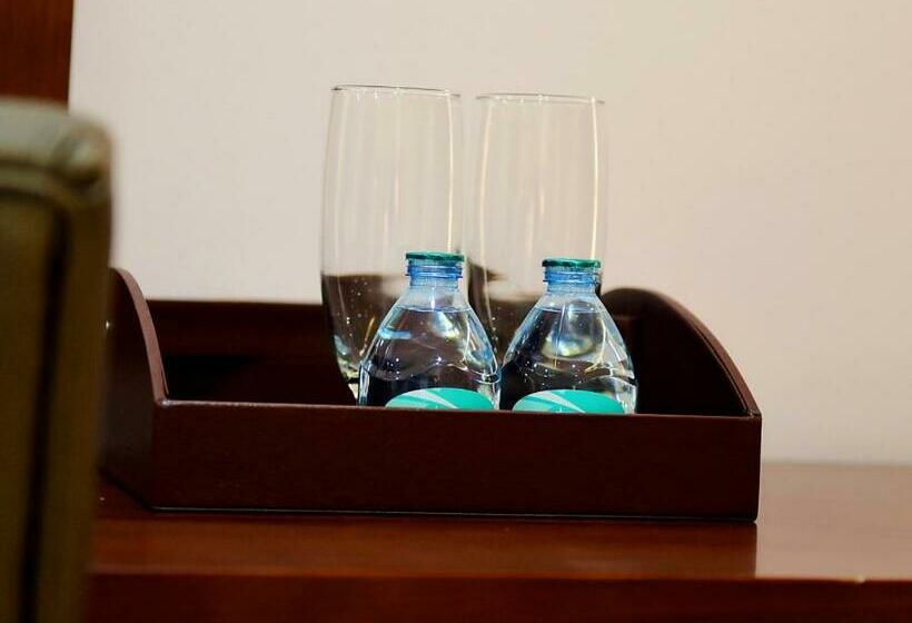 أجنحه الحمراء للشقق الفندقيه