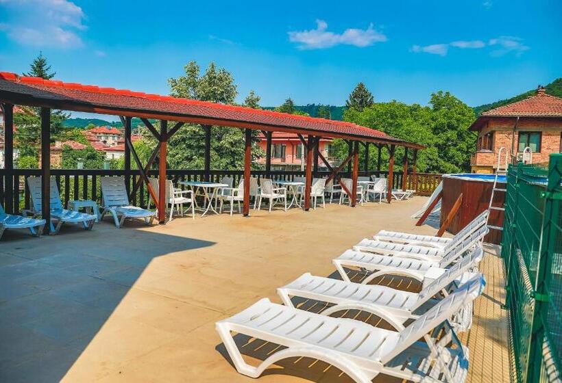 فندق صغير стаи за гост хит хаус и спа