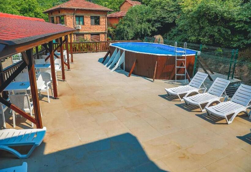 فندق صغير стаи за гост хит хаус и спа