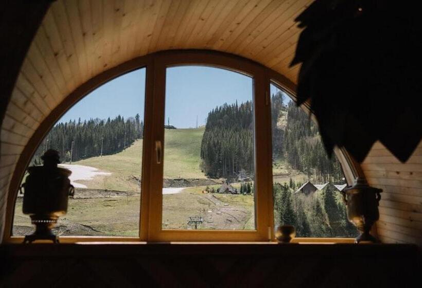 هاستل грибова хата