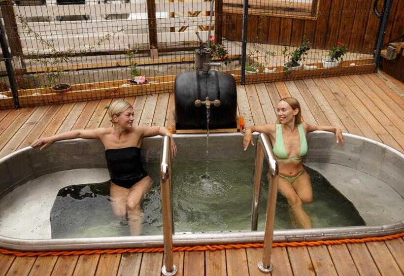 هاستل грибова хата