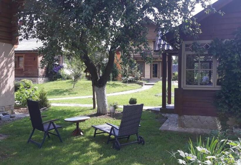 Hostel у тарнавских