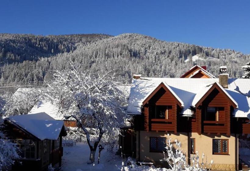 Hostel у тарнавских