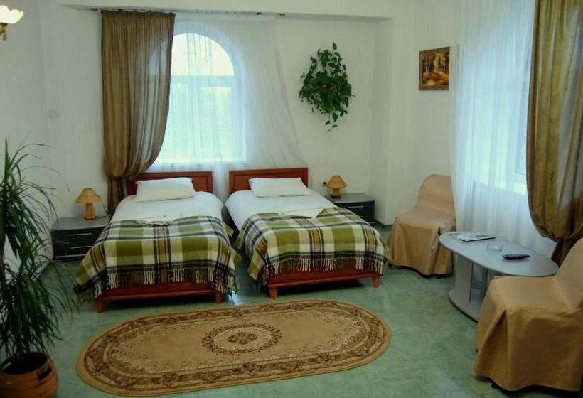 Auberge Hôtelière отель вышеград