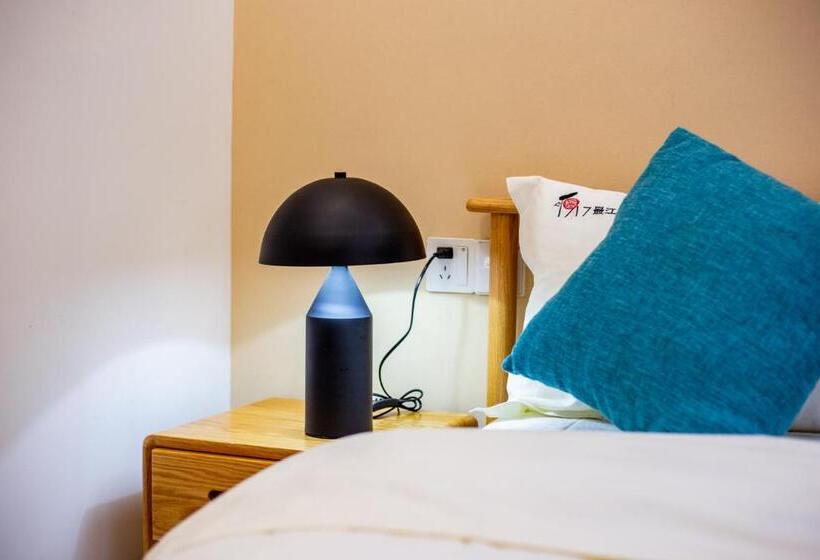 Bed and Breakfast 同里泊·晓烟河景民宿