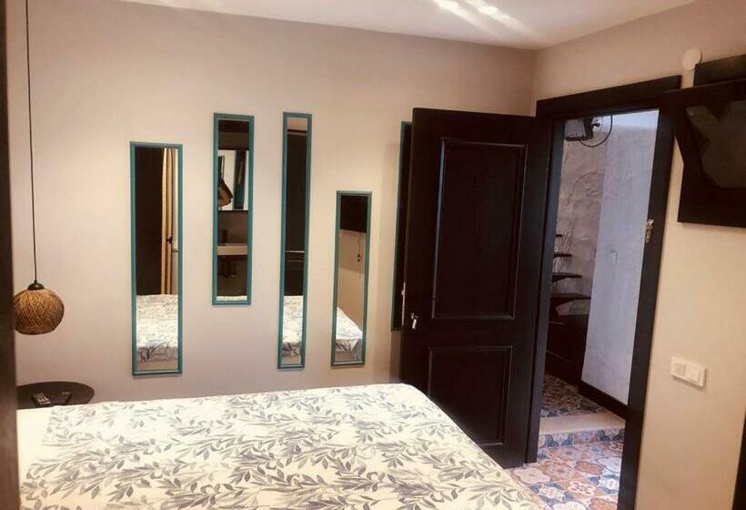 ベッドアンドブレックファースト Otel Gülayvalık