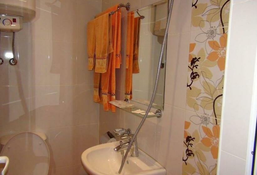 Hotel семеен хотел лъки