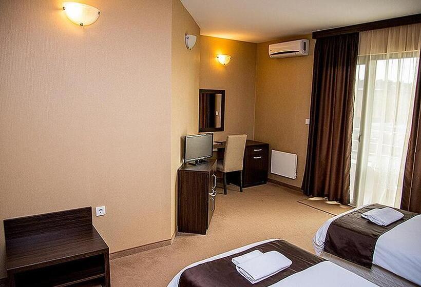 Hotel семеен хотел естило