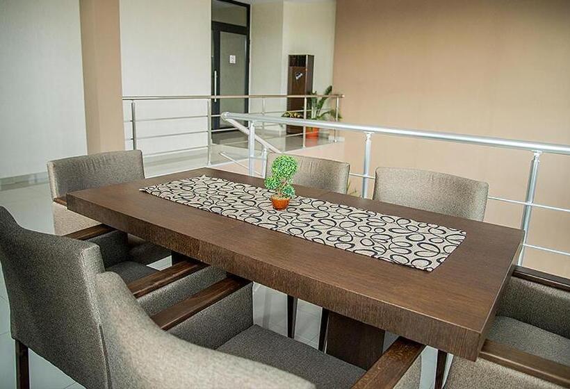 Hotel семеен хотел естило