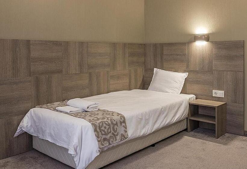 Hotel семеен хотел естило