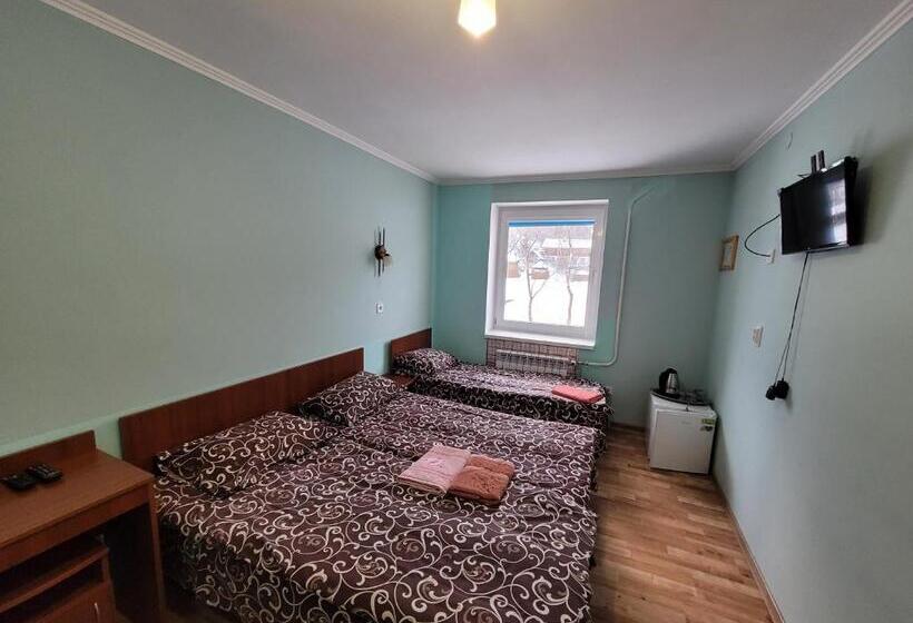 هتل база відпочинку тростян