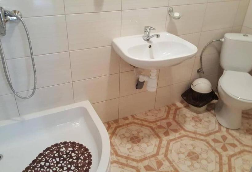 هتل база відпочинку тростян