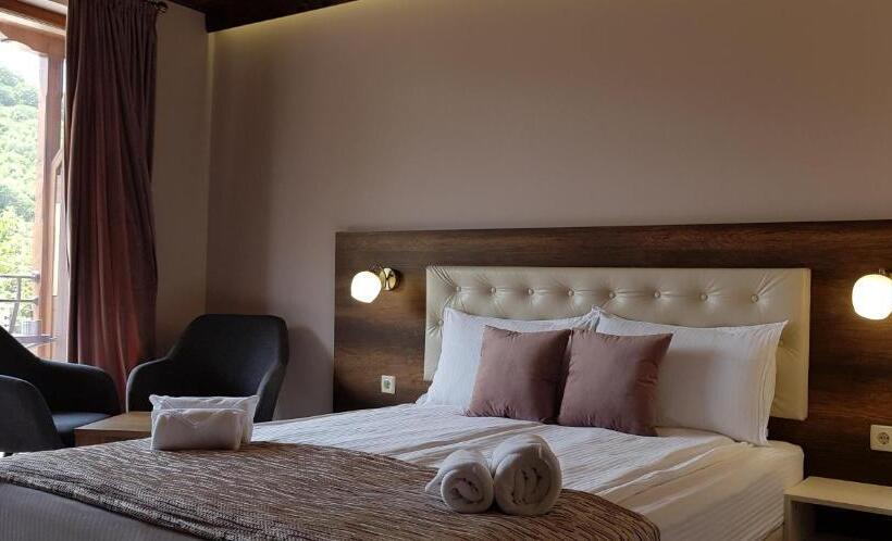 בית מלון כפרי семеен хотел берое