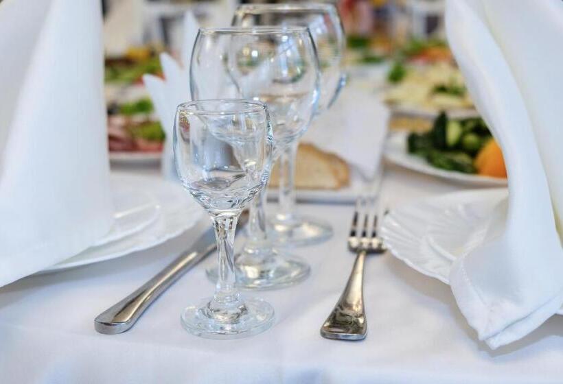 هتل оздоровчий комплекс гайки заїзд провулок сухий яр 12