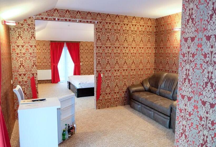 هتل оздоровчий комплекс гайки заїзд провулок сухий яр 12