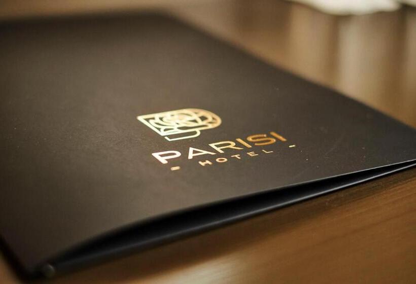 בית מלון כפרי хотел паризи