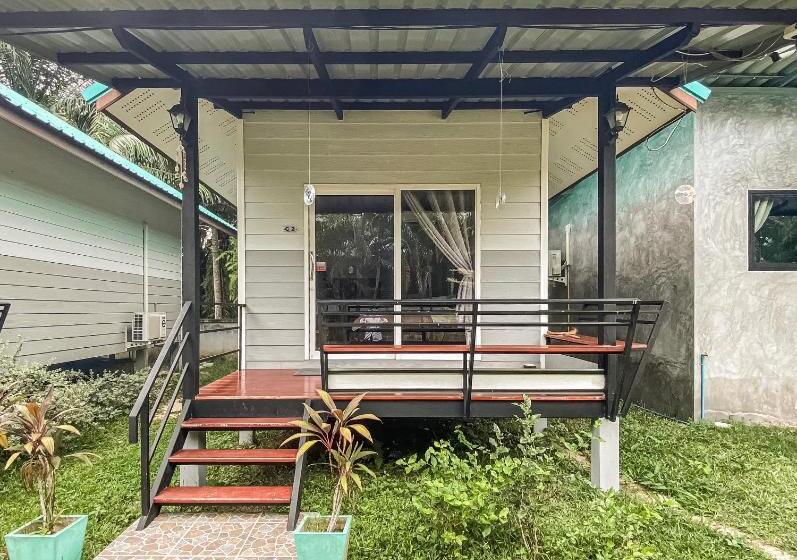 Hotel Capsulă ศศิธารา การ์เด้นท์