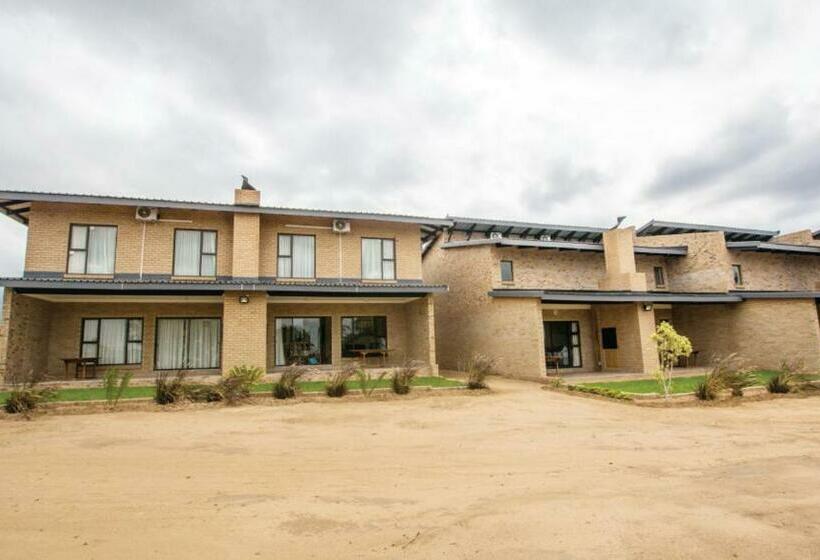 Отель Hoyohoyo Acorns Lodge